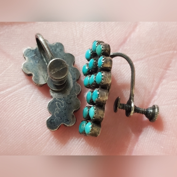 Vintage•925•Zuni•signed and stamped•sterling silver•turquoise•screwback•earrings - Picture 7 of 7